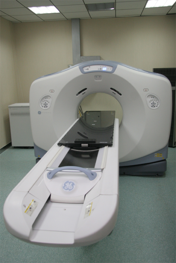 高能直线加速器与三维模拟定位大孔径CT